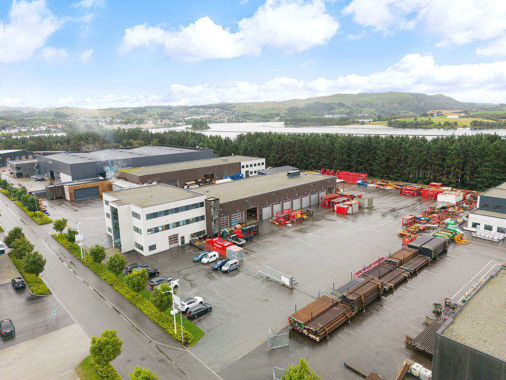 Plogfabrikkveien 20 - dronefoto fasade