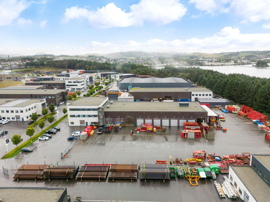 Plogfabrikkveien 20 - dronefoto utvendig