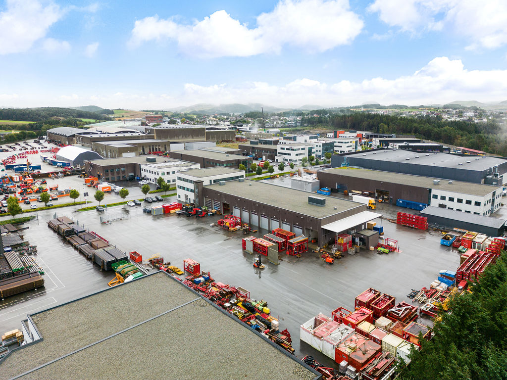 Plogfabrikkveien 20 - dronefoto utvendig