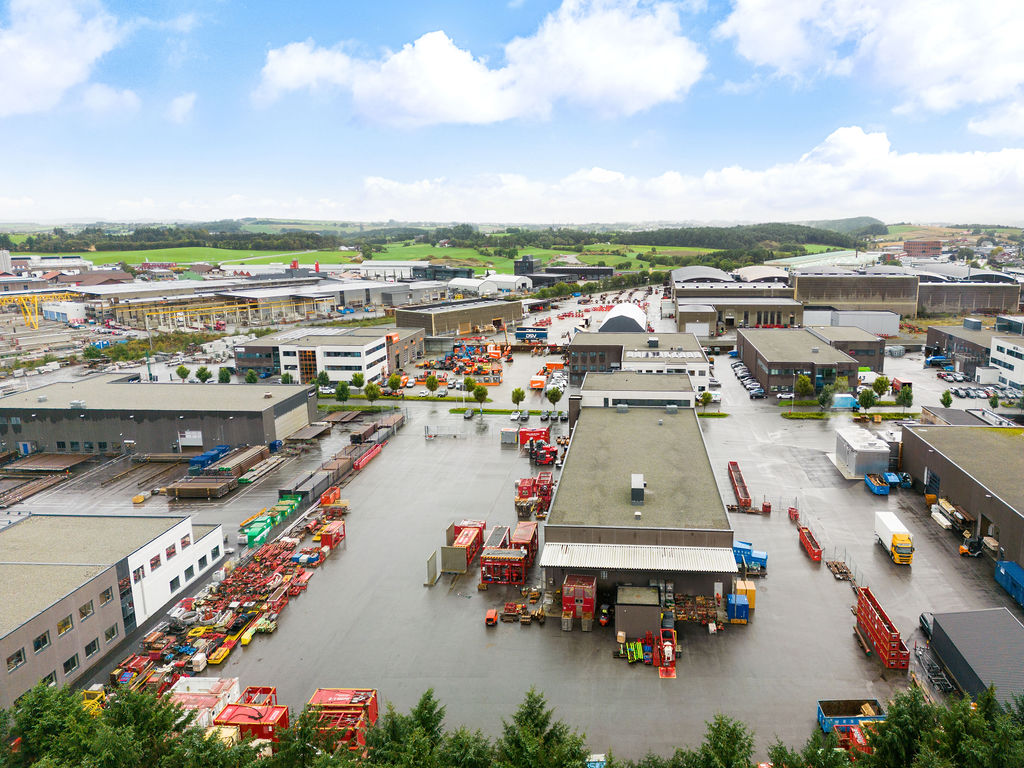 Plogfabrikkveien 20 - dronefoto utvendig