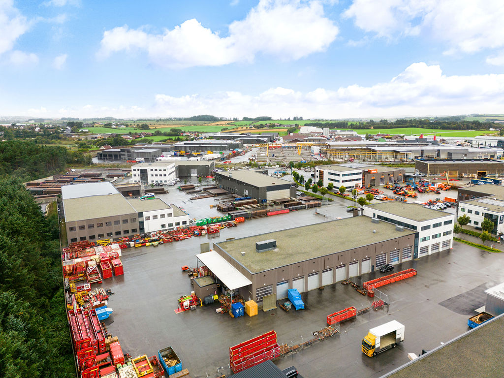 Plogfabrikkveien 20 - dronefoto utvendig